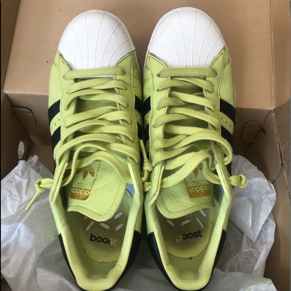 Adidas superstar boost lime color size 10’men